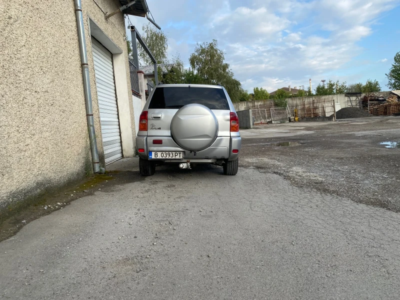 Toyota Rav4 2.0vvti, снимка 3 - Автомобили и джипове - 48228212