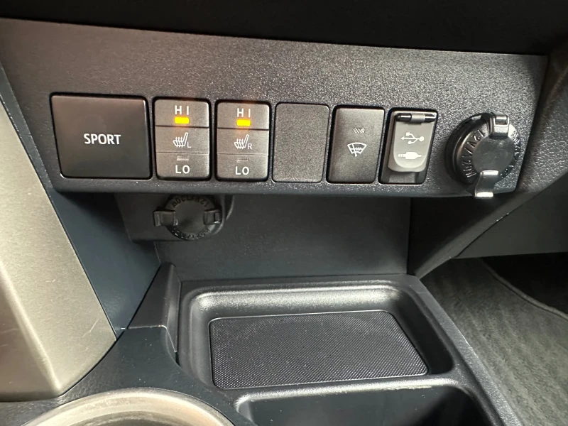 Toyota Rav4 ШВЕЙЦАРИЯ 4х4, снимка 13 - Автомобили и джипове - 51228040