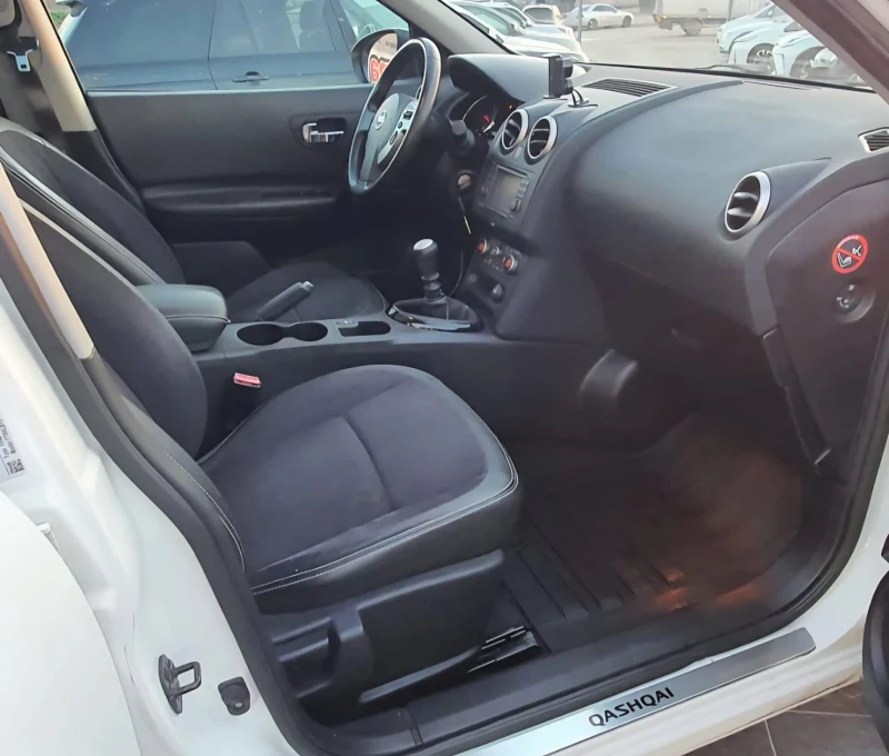 Nissan Qashqai 1.6DCI 2WD TEKNA , снимка 10 - Автомобили и джипове - 53169210