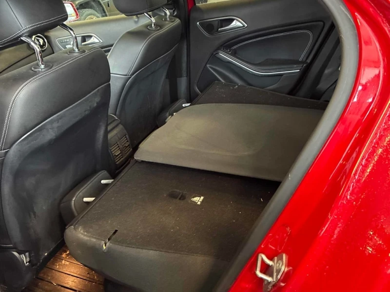 Mercedes-Benz GLA 250 * 4MATIC AWD * CARFAX * Premium Package * , снимка 16 - Автомобили и джипове - 53264250