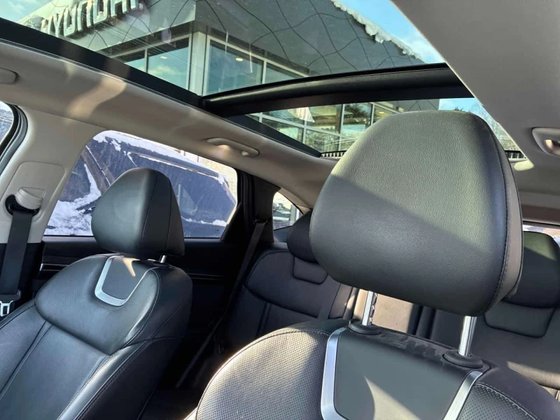 Hyundai Tucson Luxury  CARFAX, снимка 10 - Автомобили и джипове - 53509235