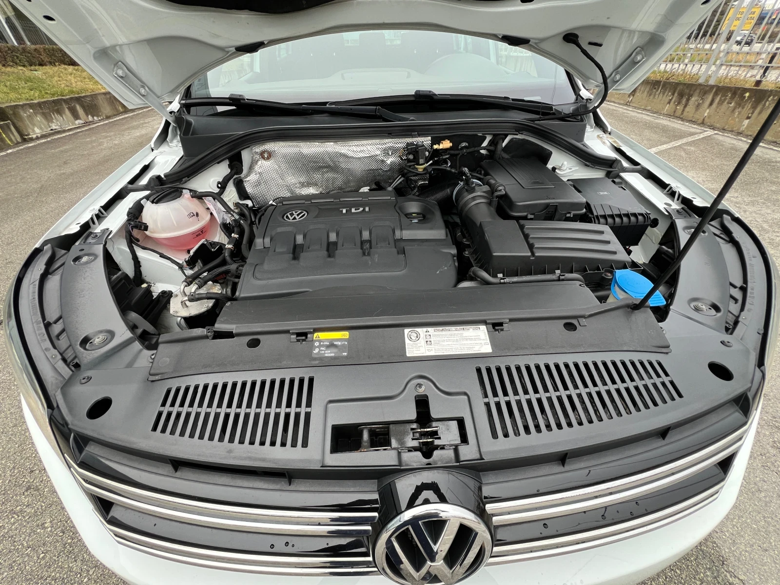 VW Tiguan 2.0 150 7DSG 4x4 10/2016 | Mobile.bg — изображение 12