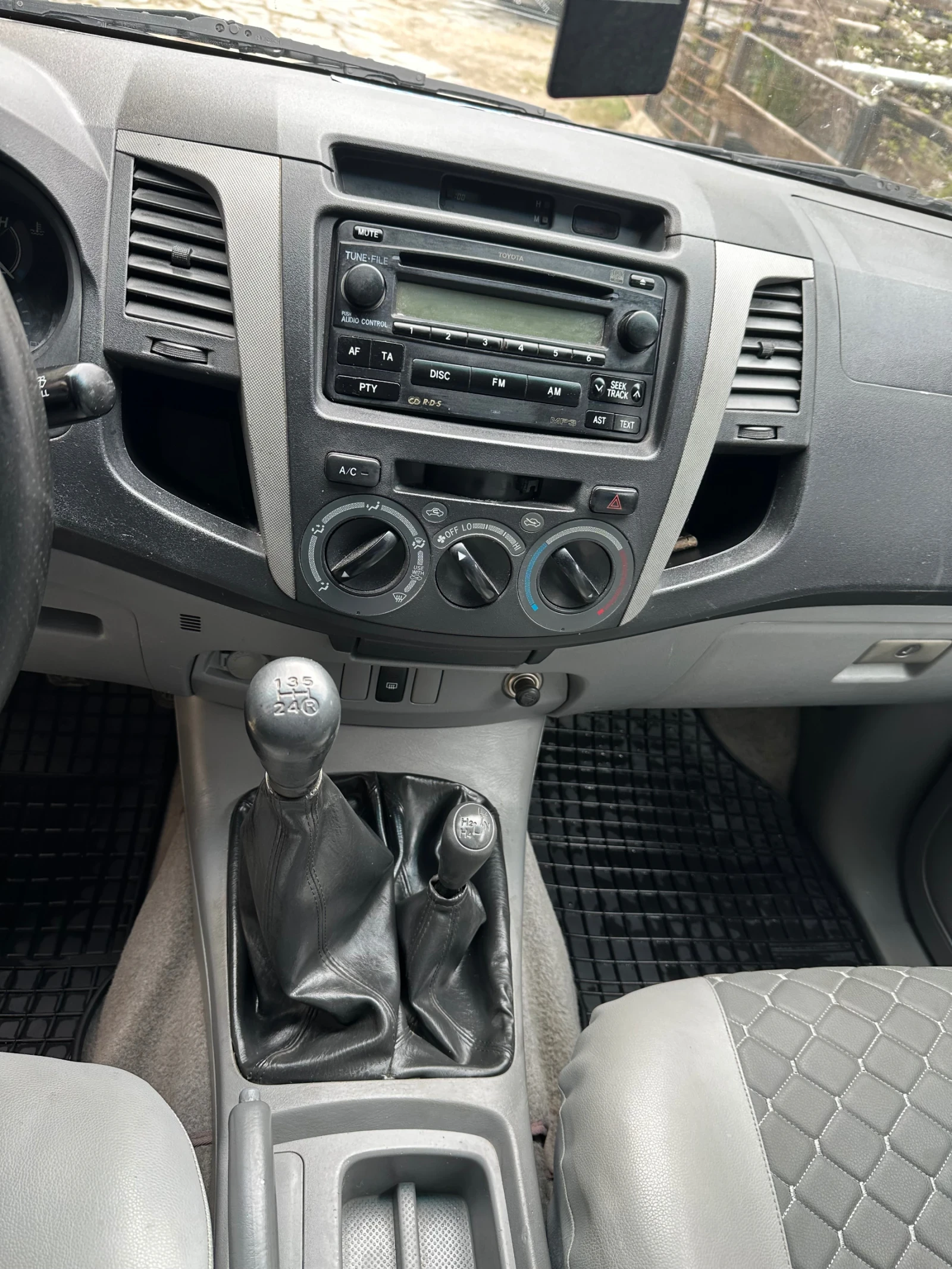 Toyota Hilux  - изображение 9