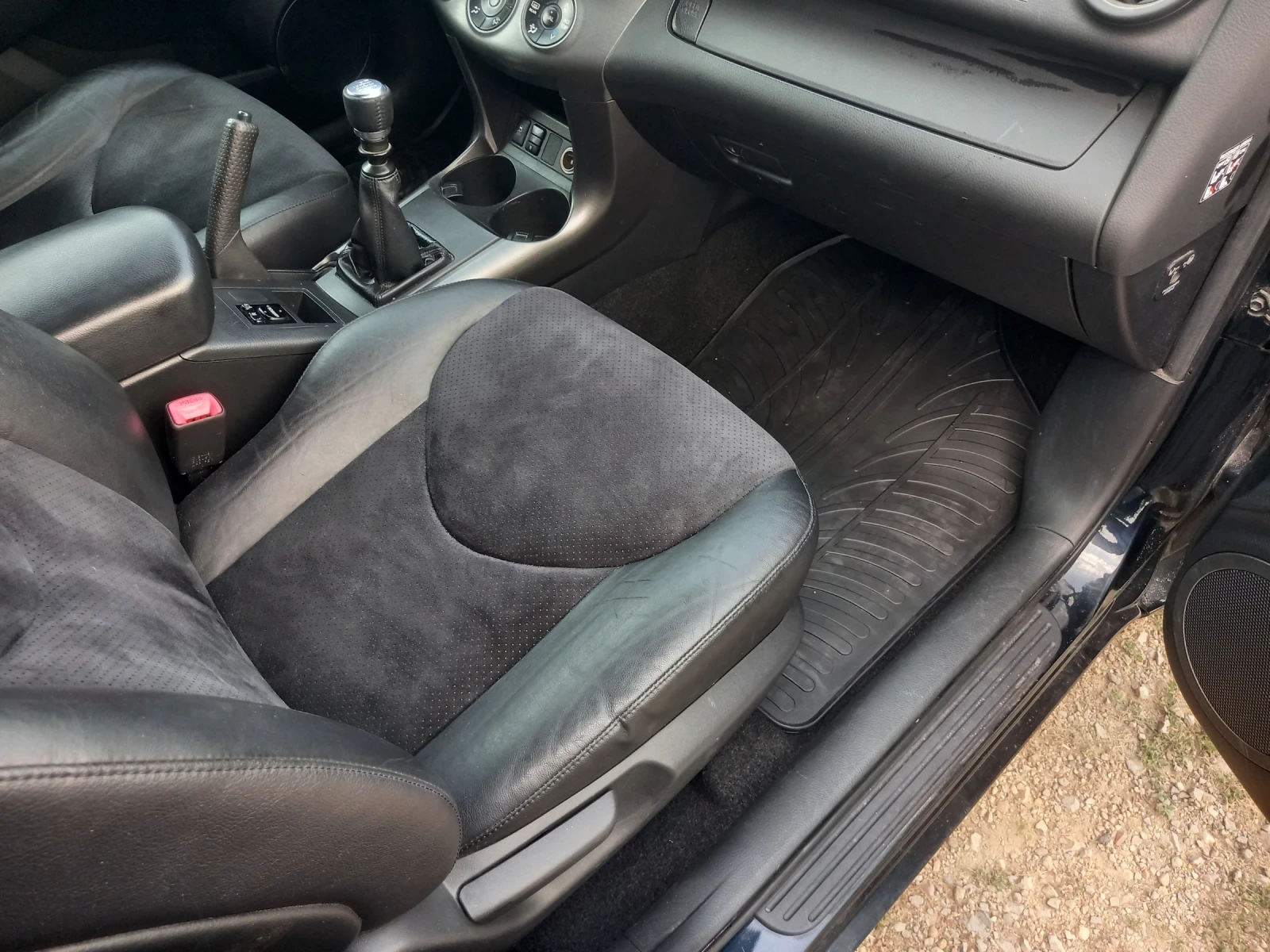 Toyota Rav4 2.2 D4D NAVi кожа, снимка 12 - Автомобили и джипове - 56021824