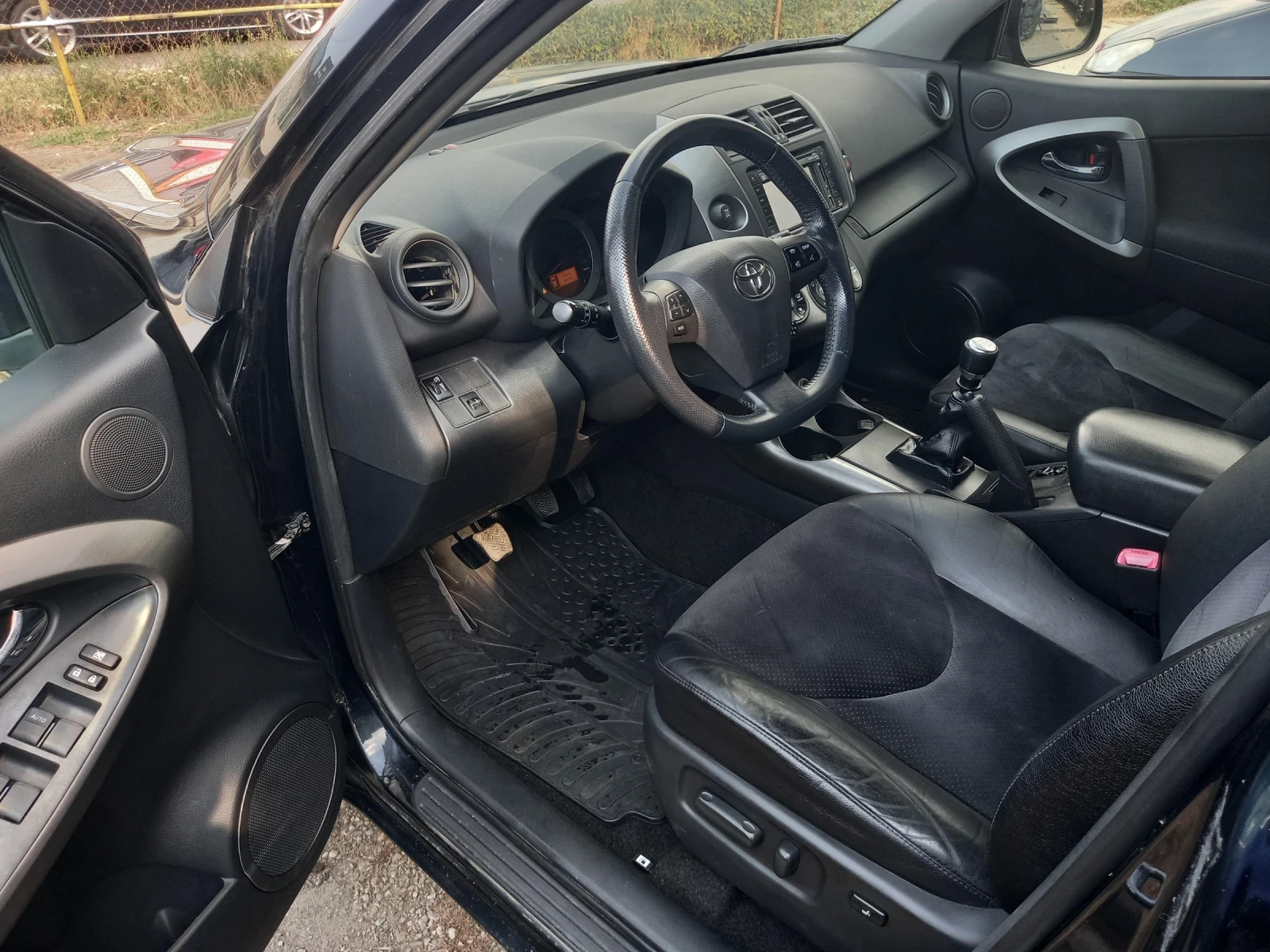 Toyota Rav4 2.2 D4D NAVi кожа, снимка 7 - Автомобили и джипове - 56021824