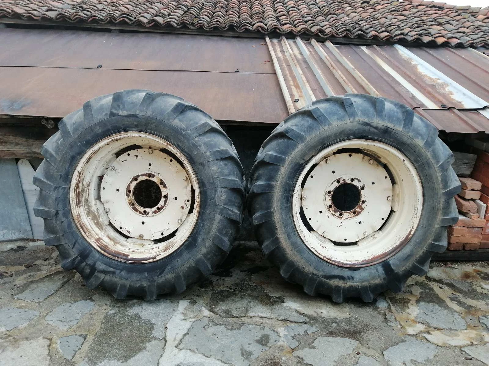    40,      28 | Mobile.bg   12