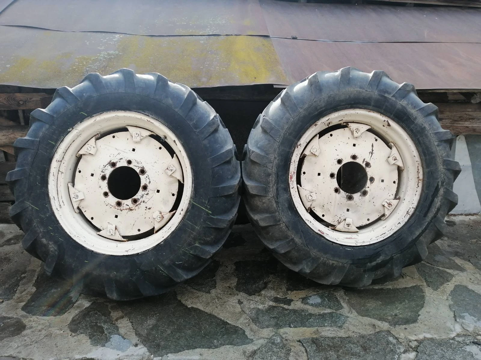    40,      28 | Mobile.bg   13