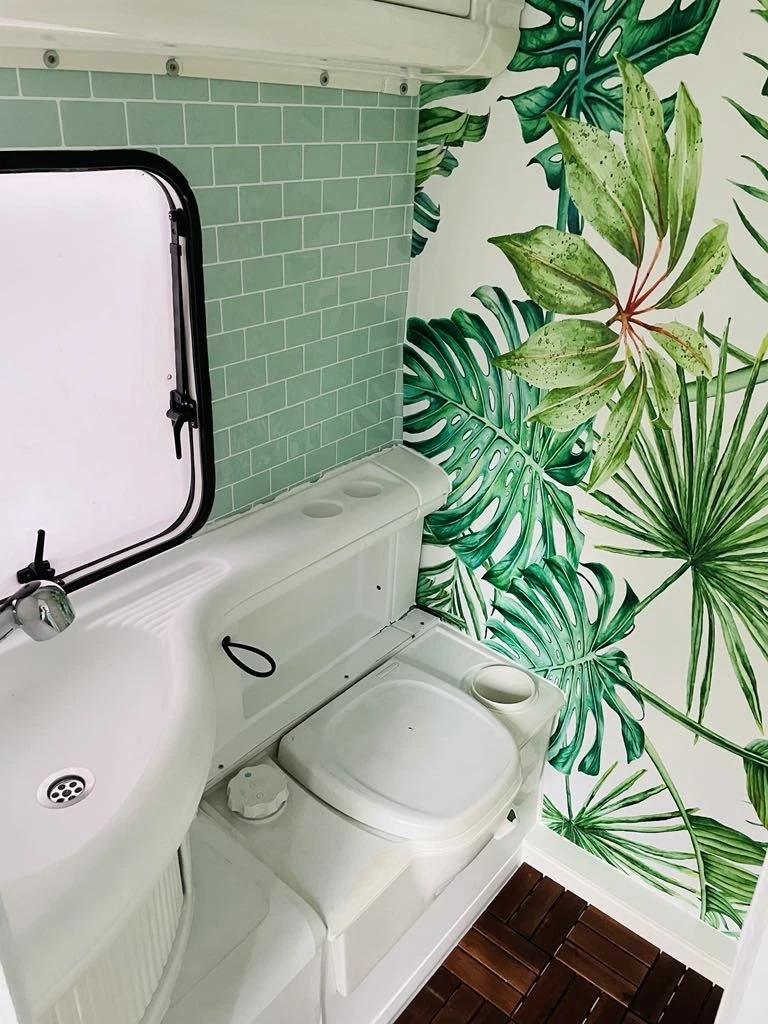 Кемпер Ford Transit/Elnagh 5.40, снимка 16 - Каравани и кемпери - 50015525