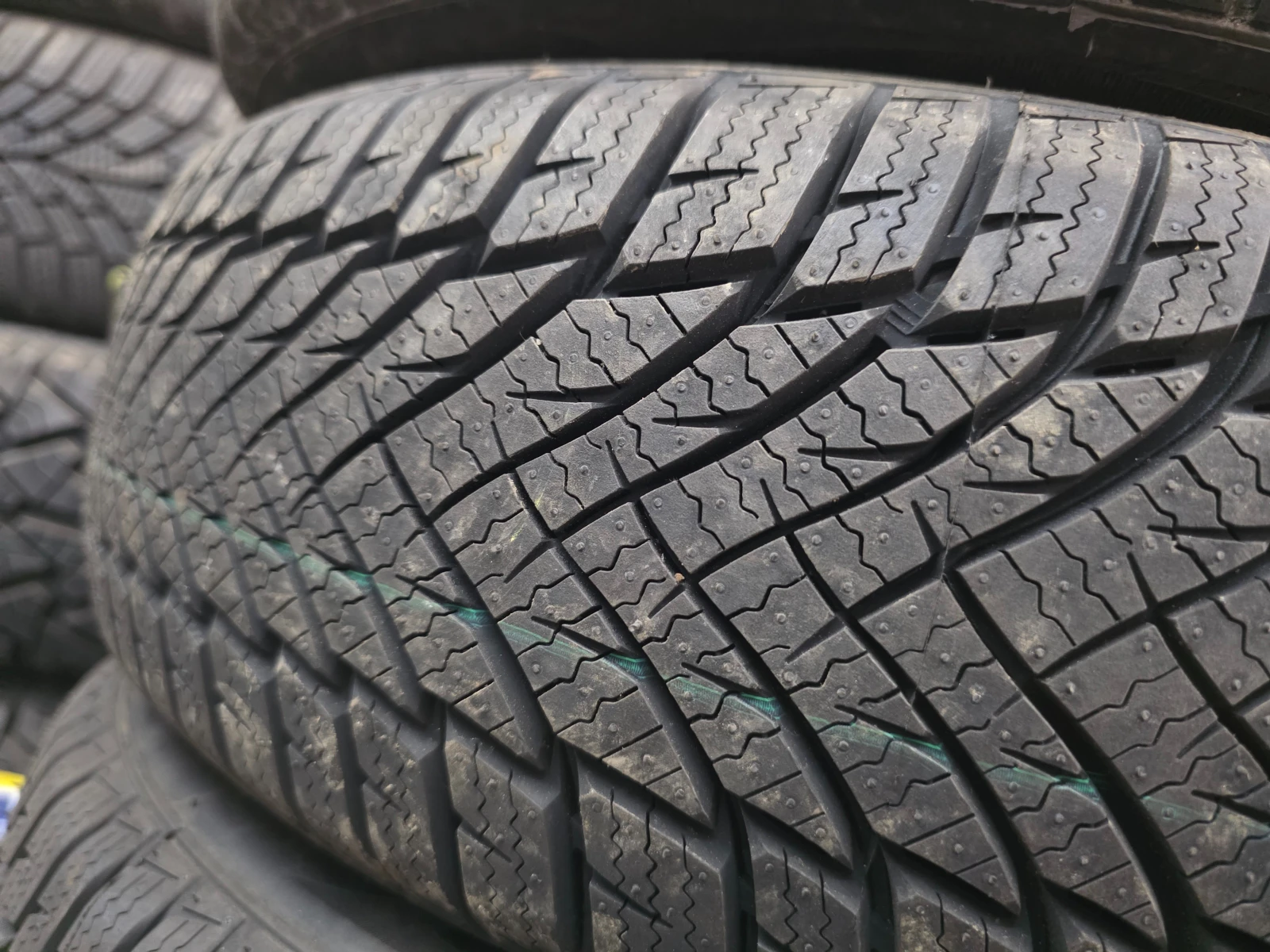 Гуми Зимни 165/65R14, снимка 2 - Гуми и джанти - 53965410