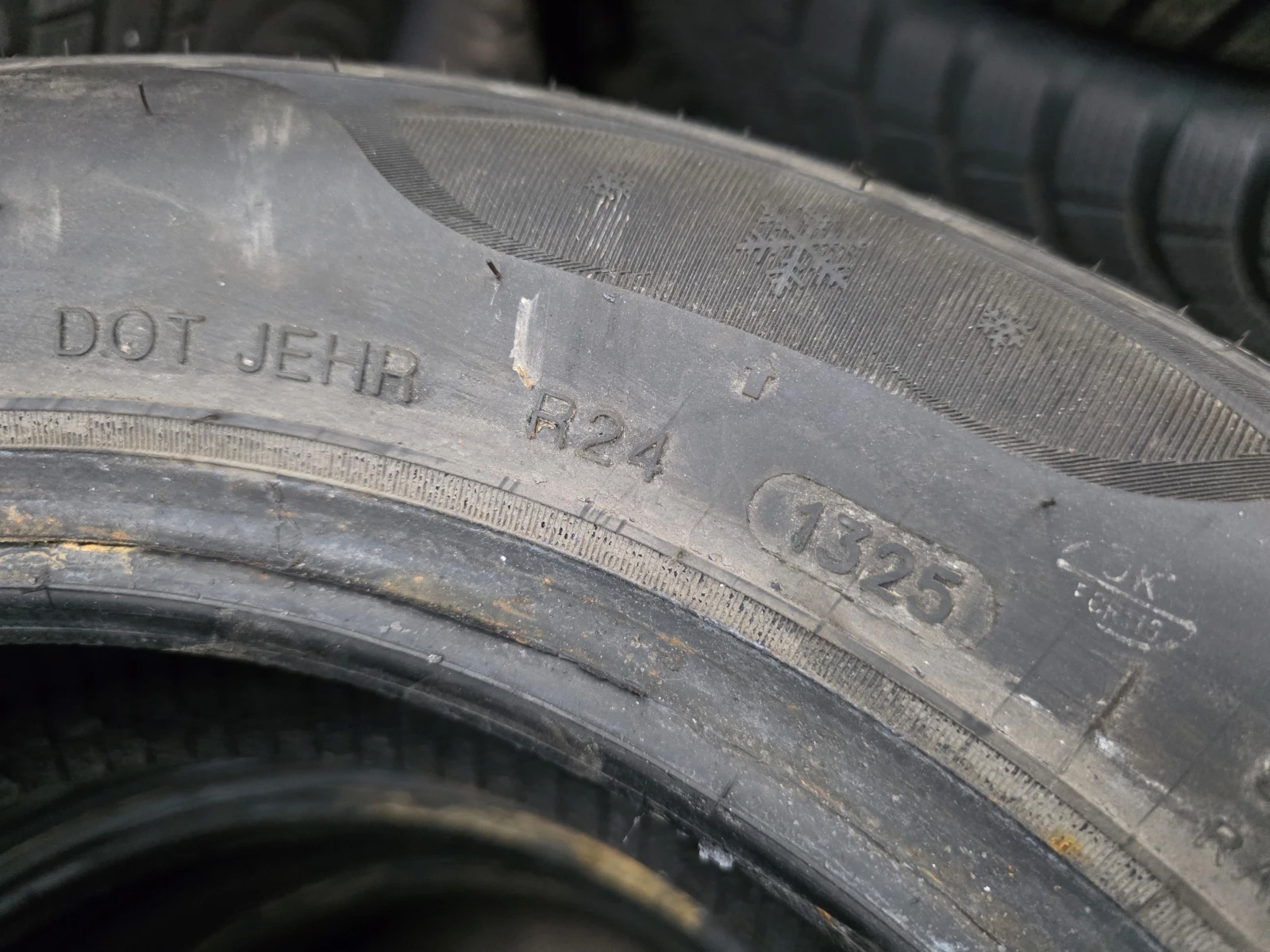 Гуми Зимни 165/65R14, снимка 6 - Гуми и джанти - 53965410