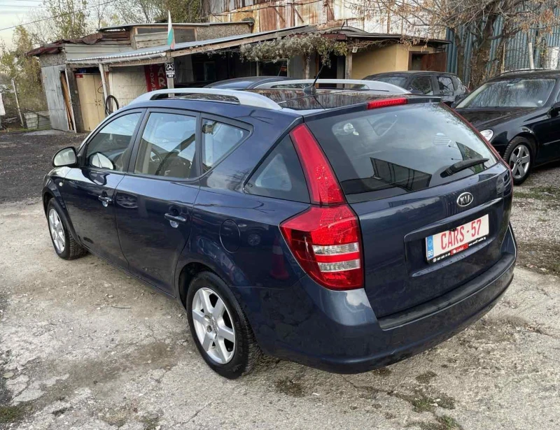 Kia Ceed 1.6/16v, снимка 4 - Автомобили и джипове - 48033880