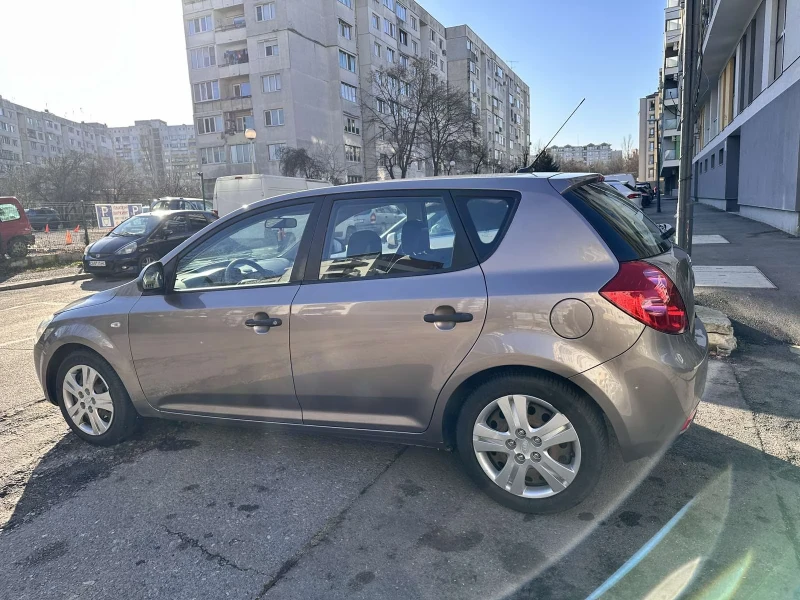 Kia Ceed 1.4, снимка 4 - Автомобили и джипове - 48620332