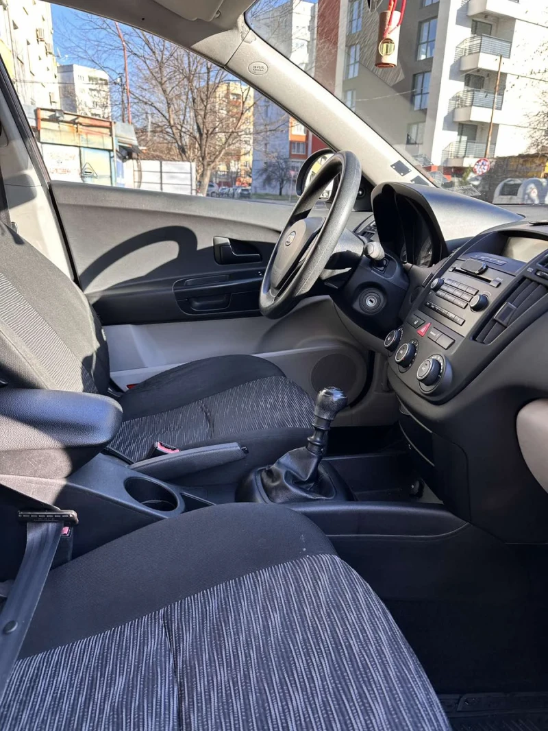 Kia Ceed 1.4, снимка 7 - Автомобили и джипове - 48620332