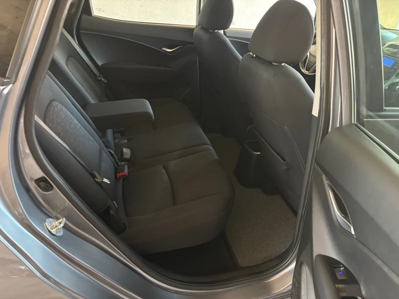 Hyundai Ix20 1.6i AVTOMAT SWISS, снимка 9 - Автомобили и джипове - 51068345