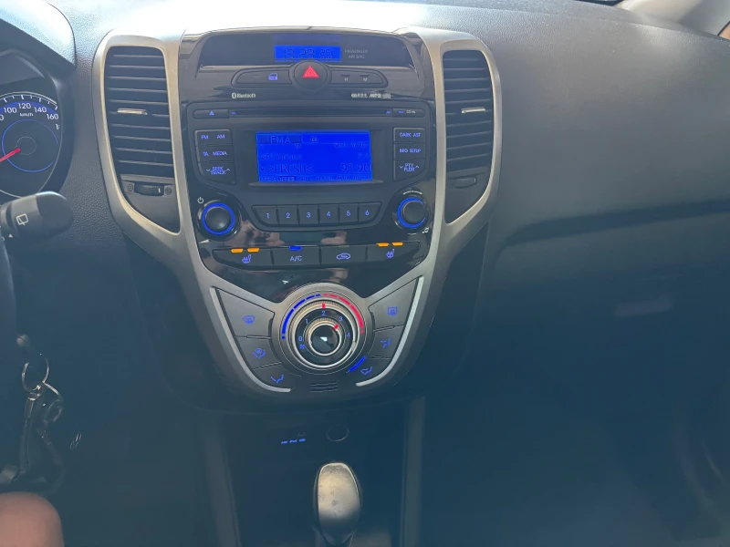 Hyundai Ix20 1.6i AVTOMAT SWISS, снимка 11 - Автомобили и джипове - 51068345