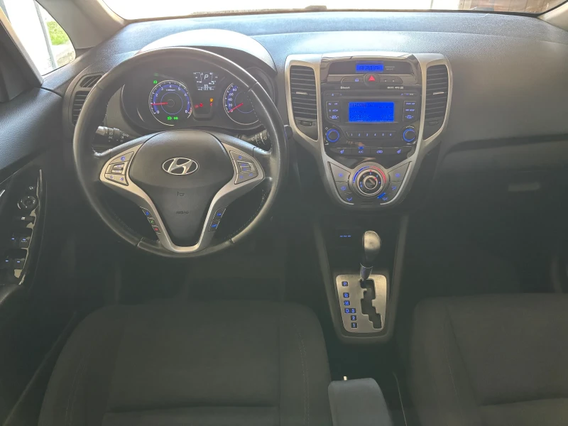 Hyundai Ix20 1.6i AVTOMAT SWISS, снимка 10 - Автомобили и джипове - 51068345