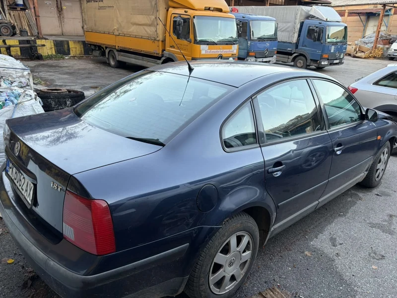 VW Passat, снимка 11 - Автомобили и джипове - 52420069
