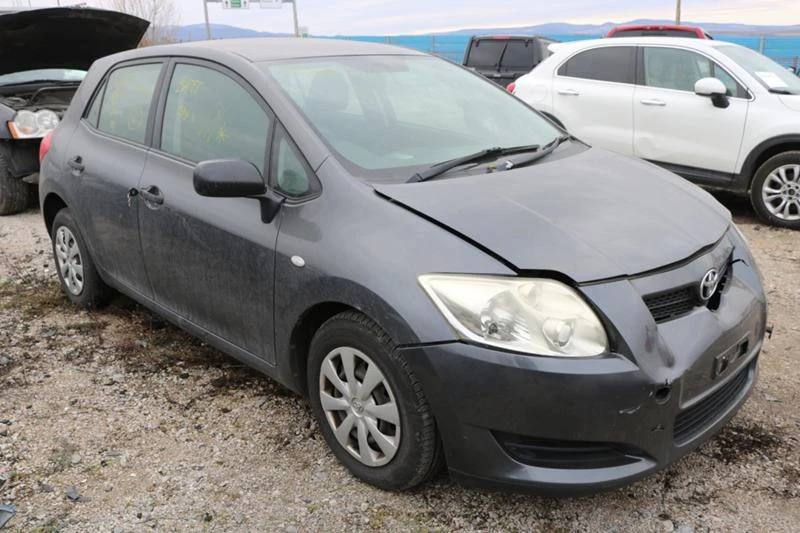 Toyota Auris 1.4 VVTi, снимка 4 - Автомобили и джипове - 35897363