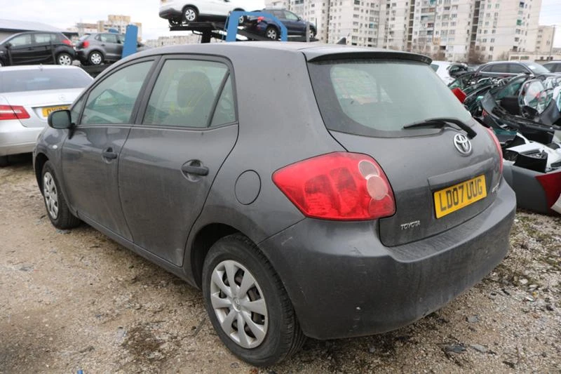 Toyota Auris 1.4 VVTi - изображение 7