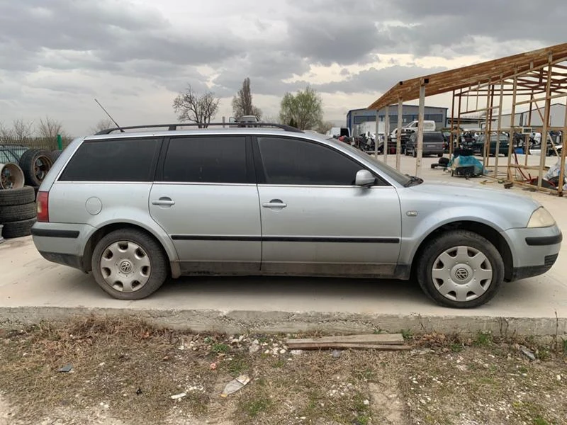 VW Passat VW Passat 1,8 Т, снимка 3 - Автомобили и джипове - 36420776