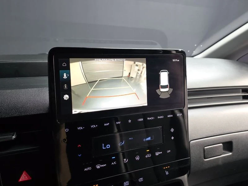 Hyundai Staria 2.2 Automatic, снимка 12 - Автомобили и джипове - 55893392