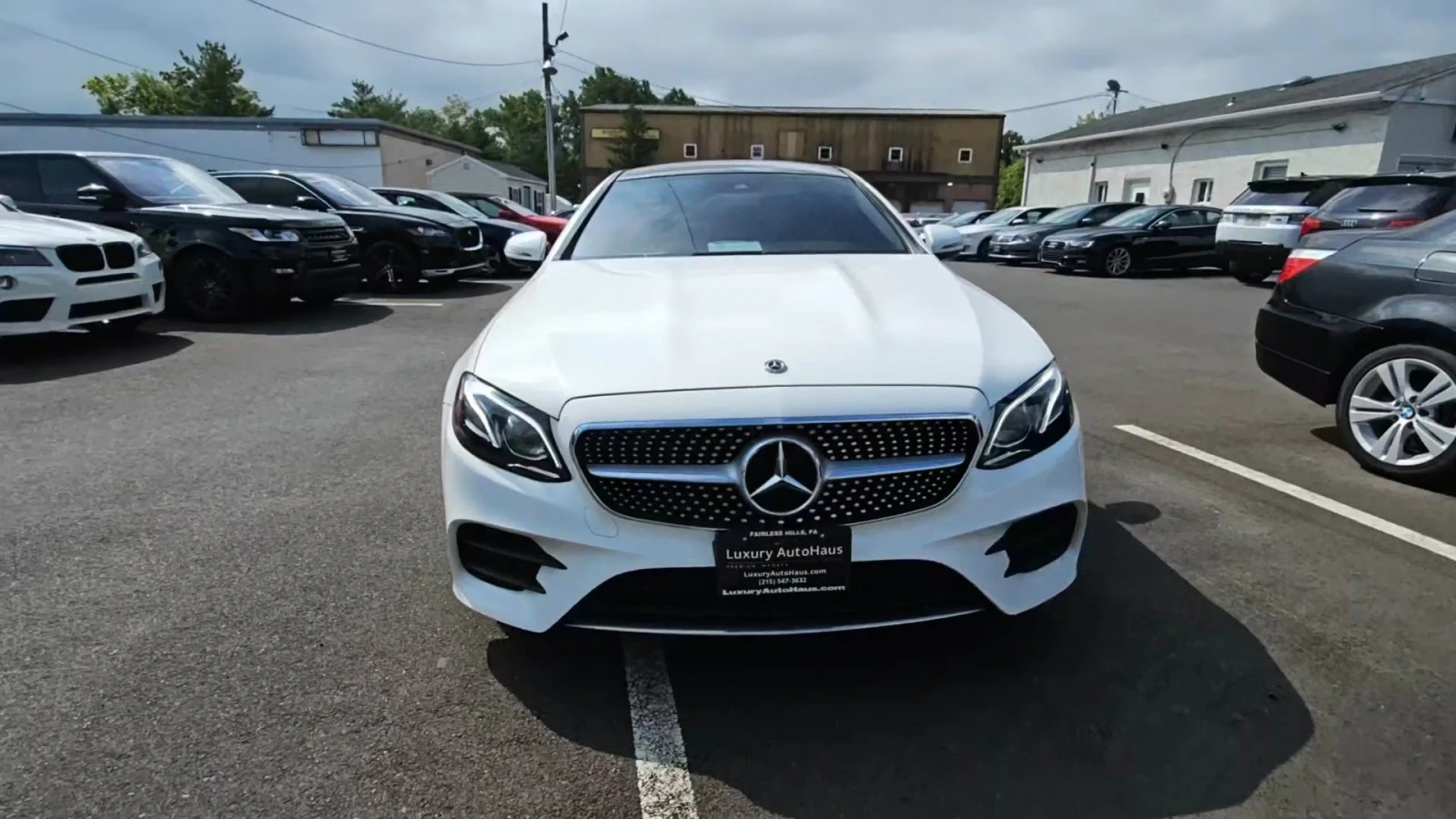 Mercedes-Benz E 400 4MATIC AMG* Обдух* Burmester* 9GT* Ambient* Пано*  - изображение 2