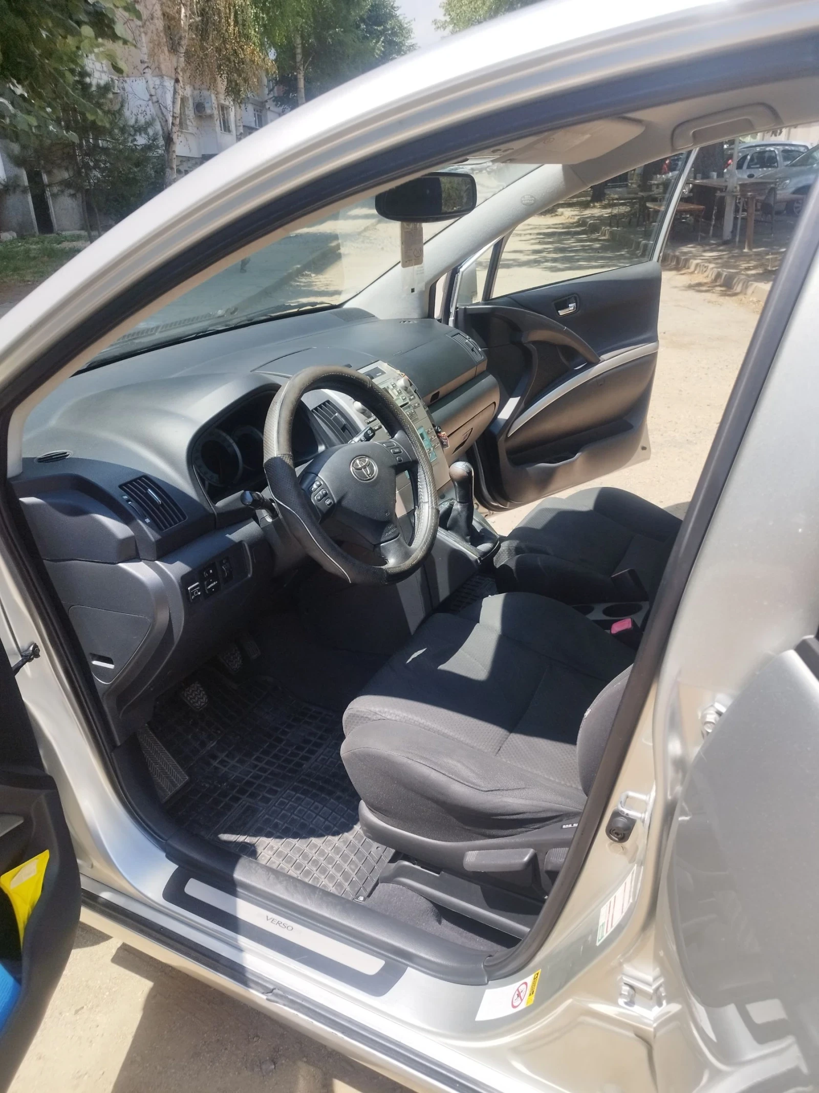 Toyota Corolla verso 1.6 газ - изображение 8