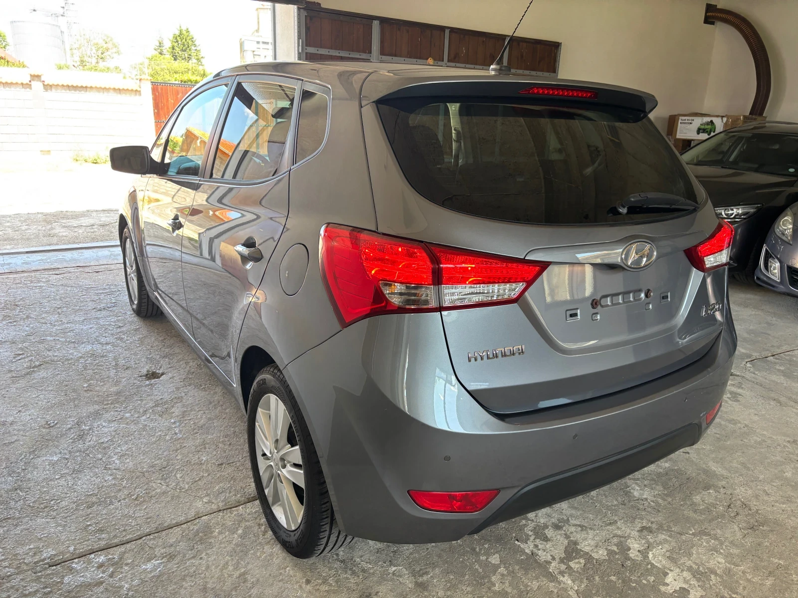 Hyundai Ix20 1.6i AVTOMAT SWISS - изображение 3