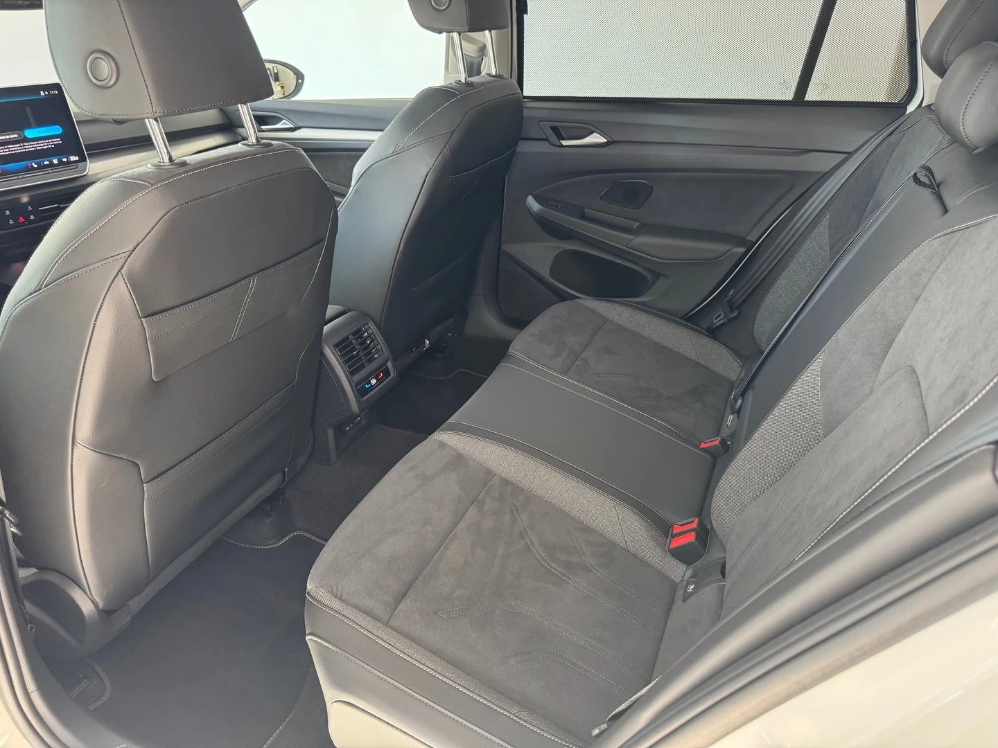 VW Golf Variant 8 Style 1.5 eTSI OPF DSG - изображение 10