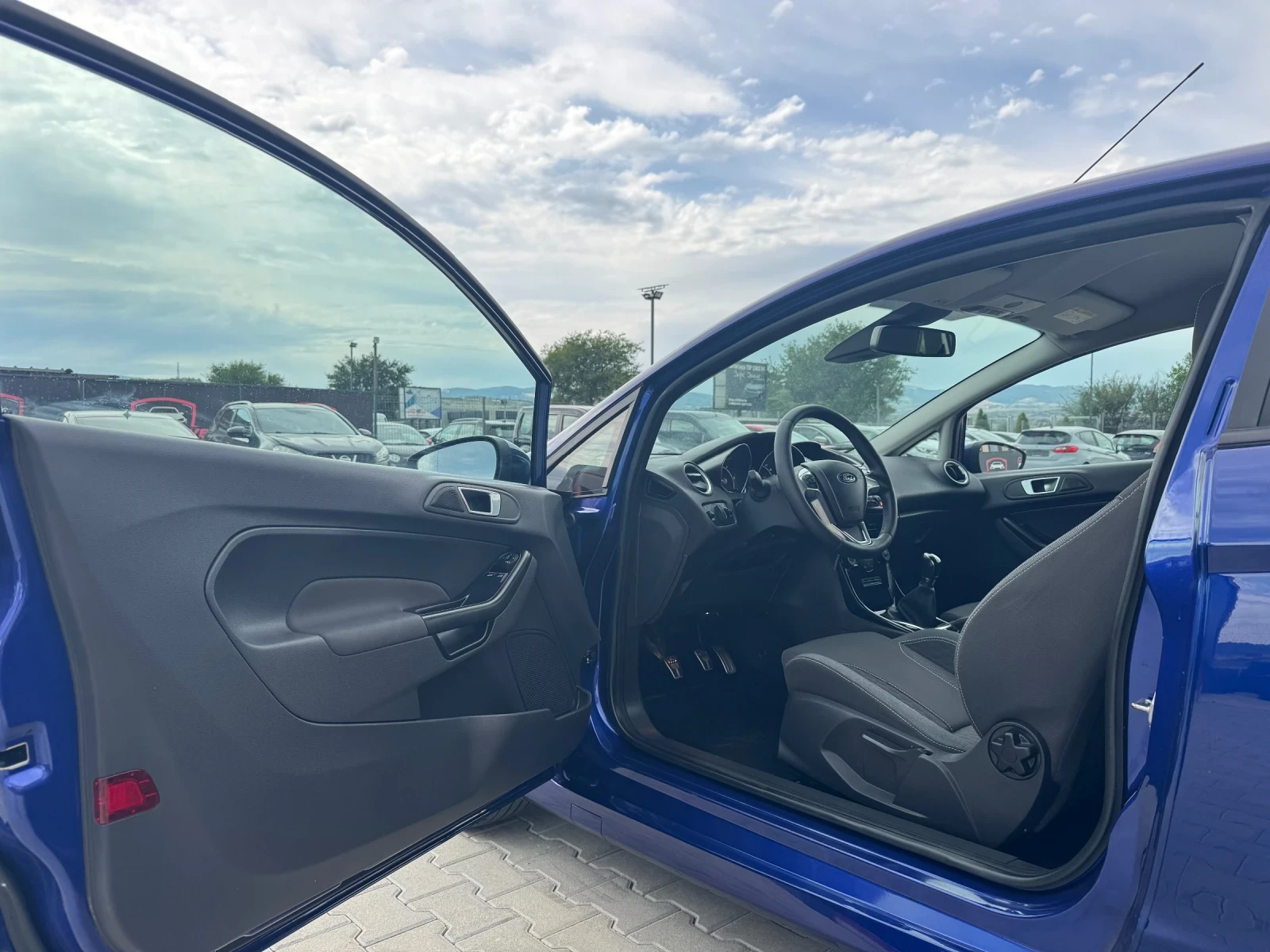Ford Fiesta ST-LINE EURO-6 1.5TDCI - изображение 9