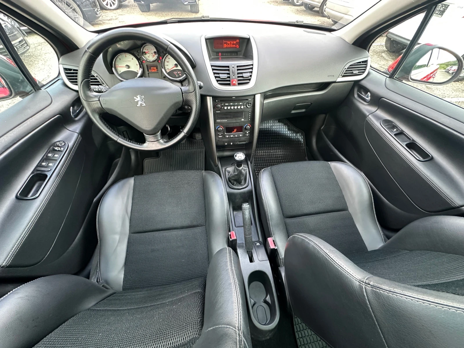 Peugeot 207 1.6HDI* KOJA* PANORAMA* REALNI KM*  - изображение 10