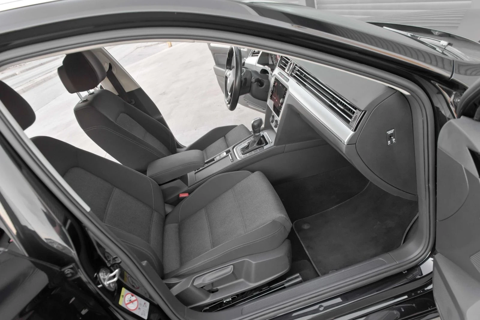 VW Passat 2.0 TDI FULL LED - изображение 7
