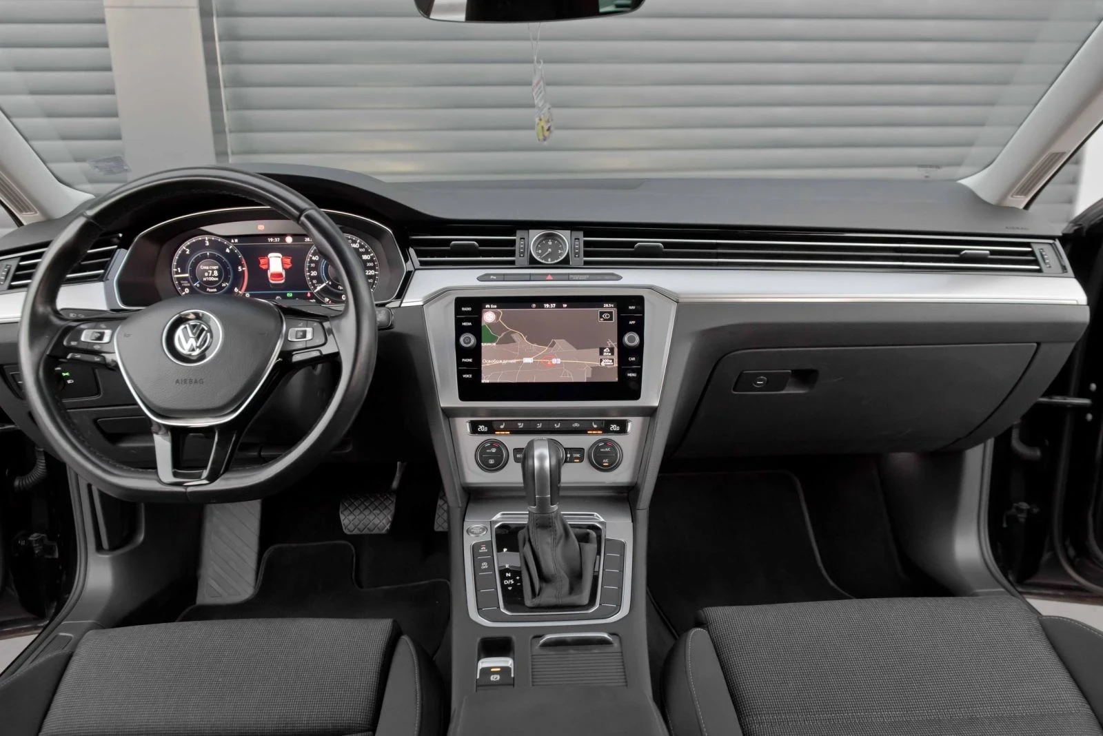 VW Passat 2.0 TDI FULL LED - изображение 10