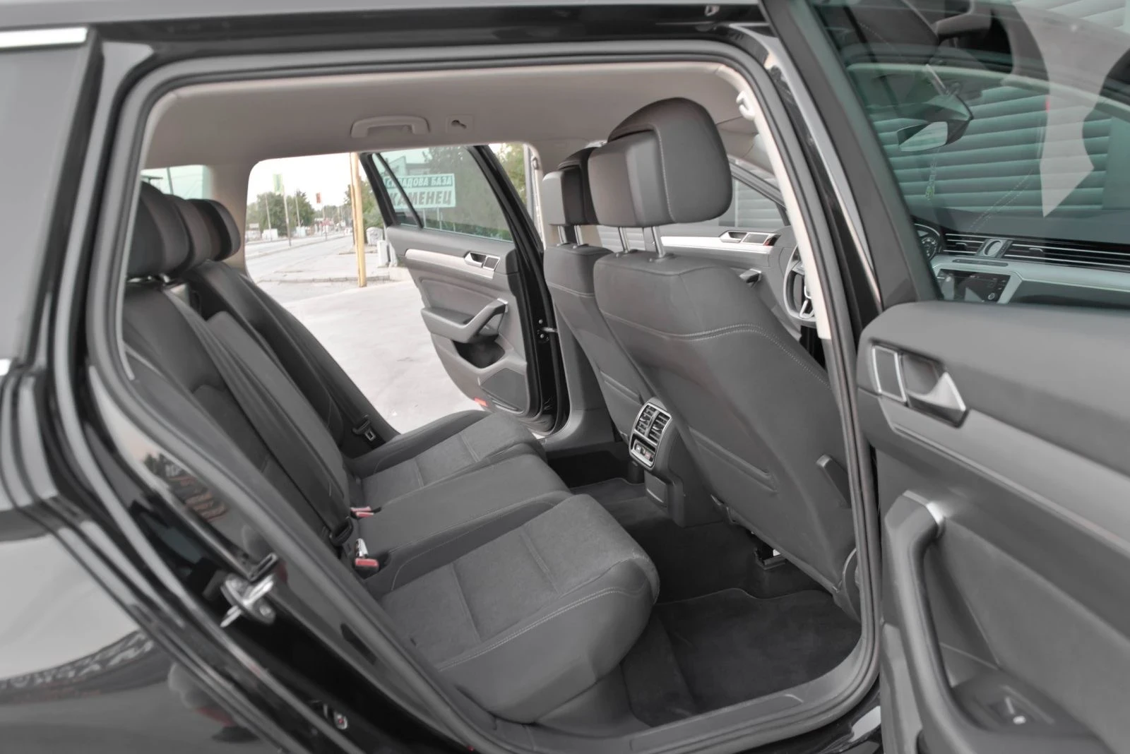 VW Passat 2.0 TDI FULL LED - изображение 5