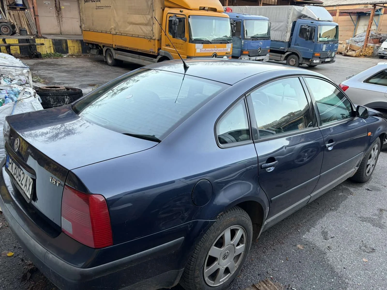VW Passat, снимка 11 - Автомобили и джипове - 53079344