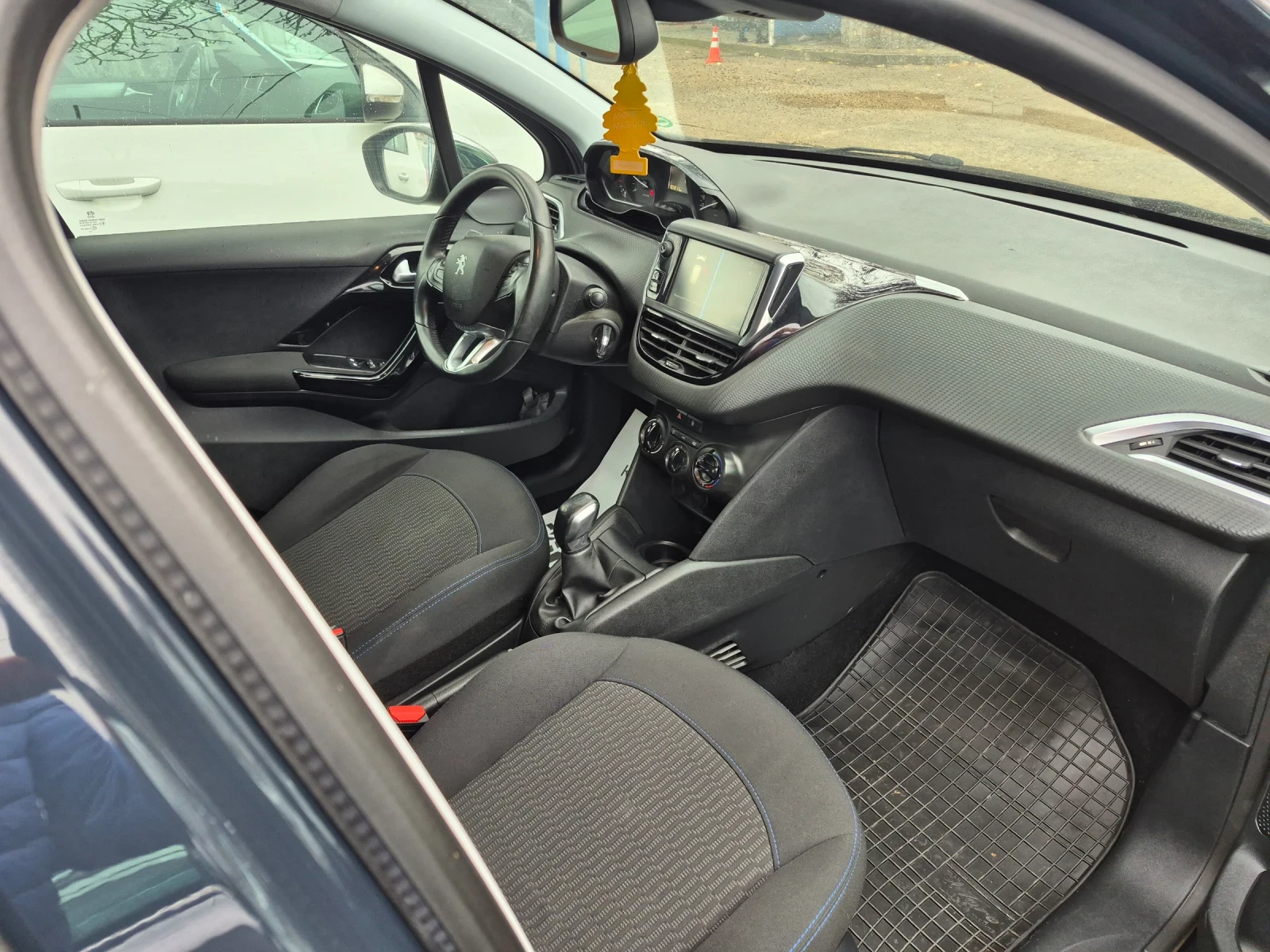 Peugeot 208 2019 г ГАЗ БЕНЗИН  - изображение 9