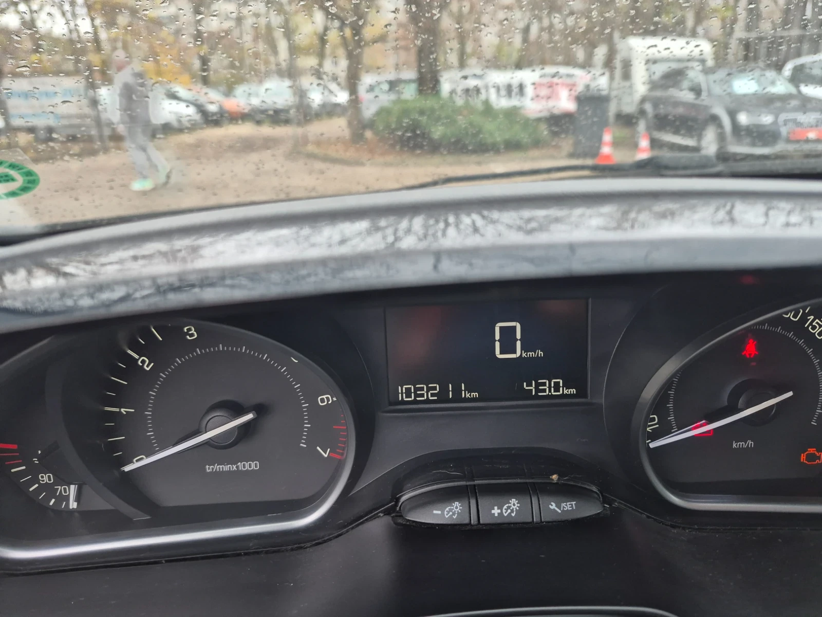 Peugeot 208 2019     | Mobile.bg   11