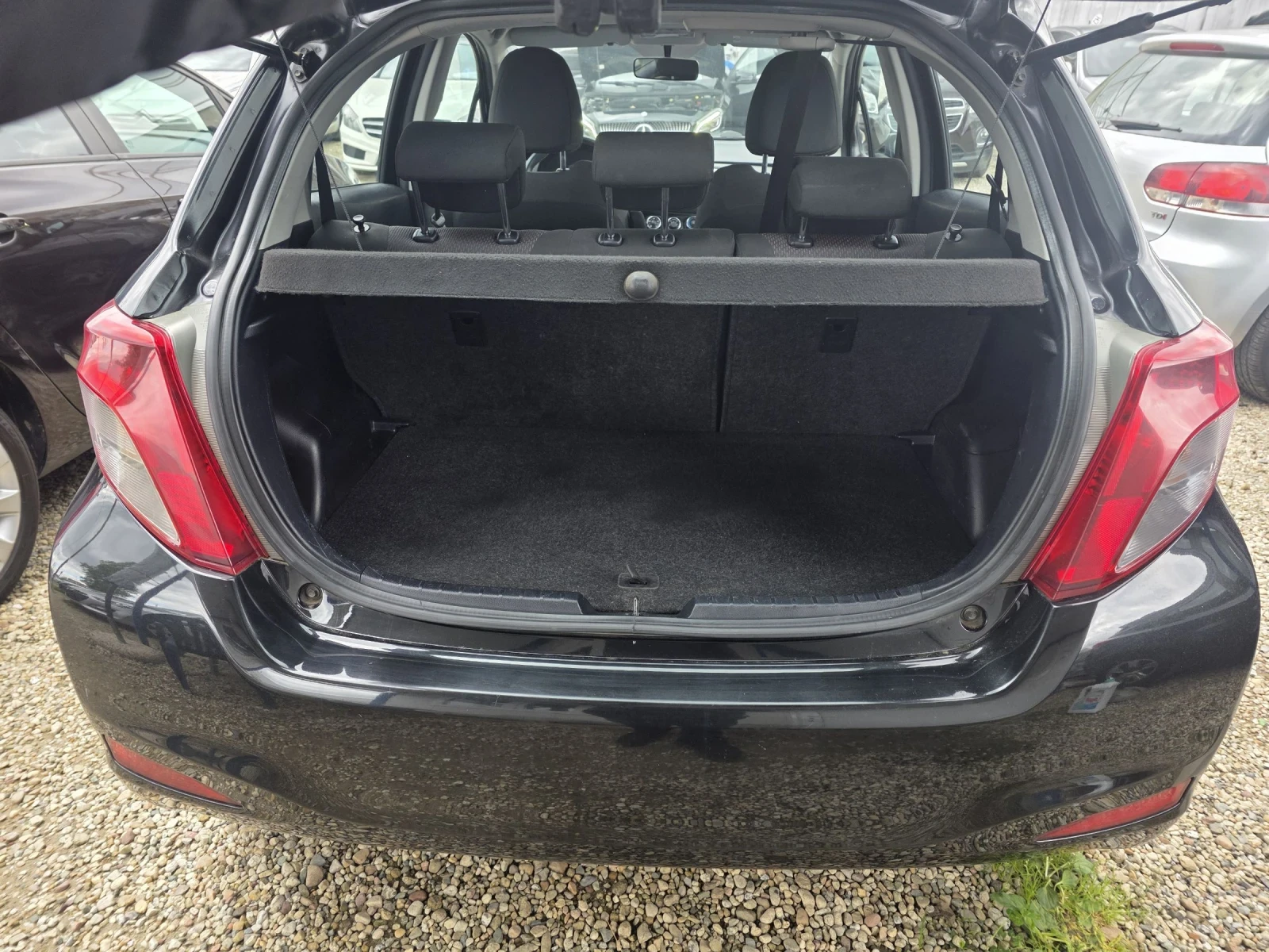 Toyota Yaris 1.3VVT I  SOL , с камера, снимка 7 - Автомобили и джипове - 52468169