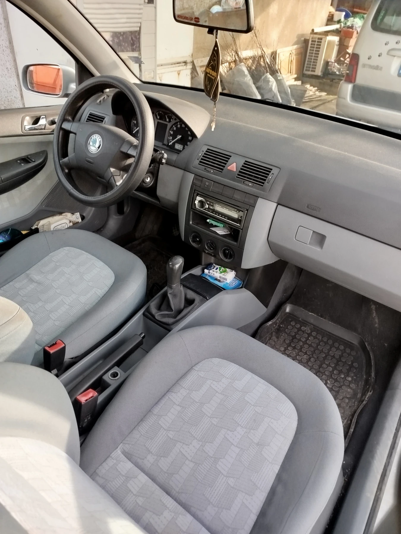 Skoda Fabia, снимка 9 - Автомобили и джипове - 54184266