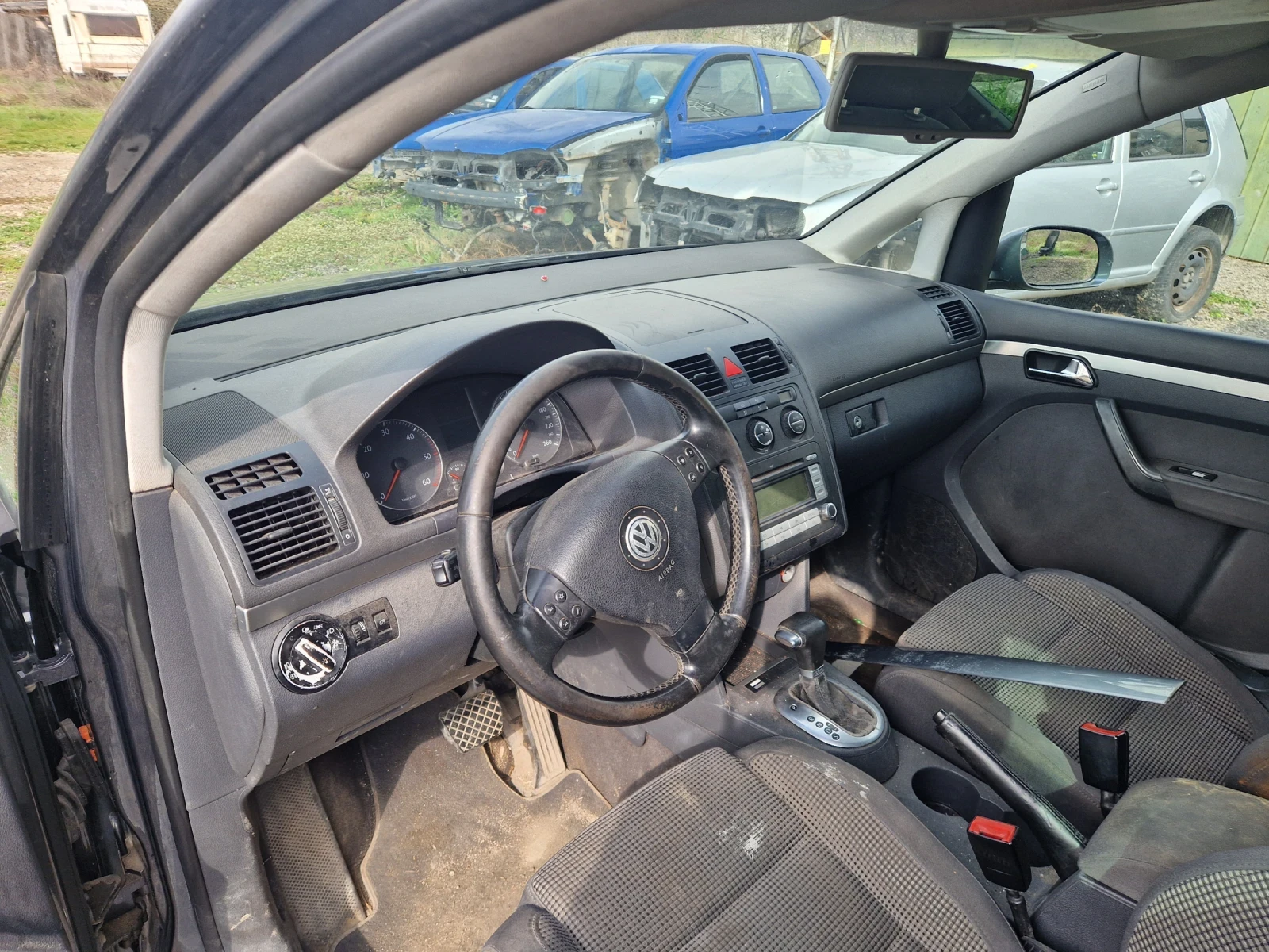 VW Touran, снимка 6 - Автомобили и джипове - 54416588