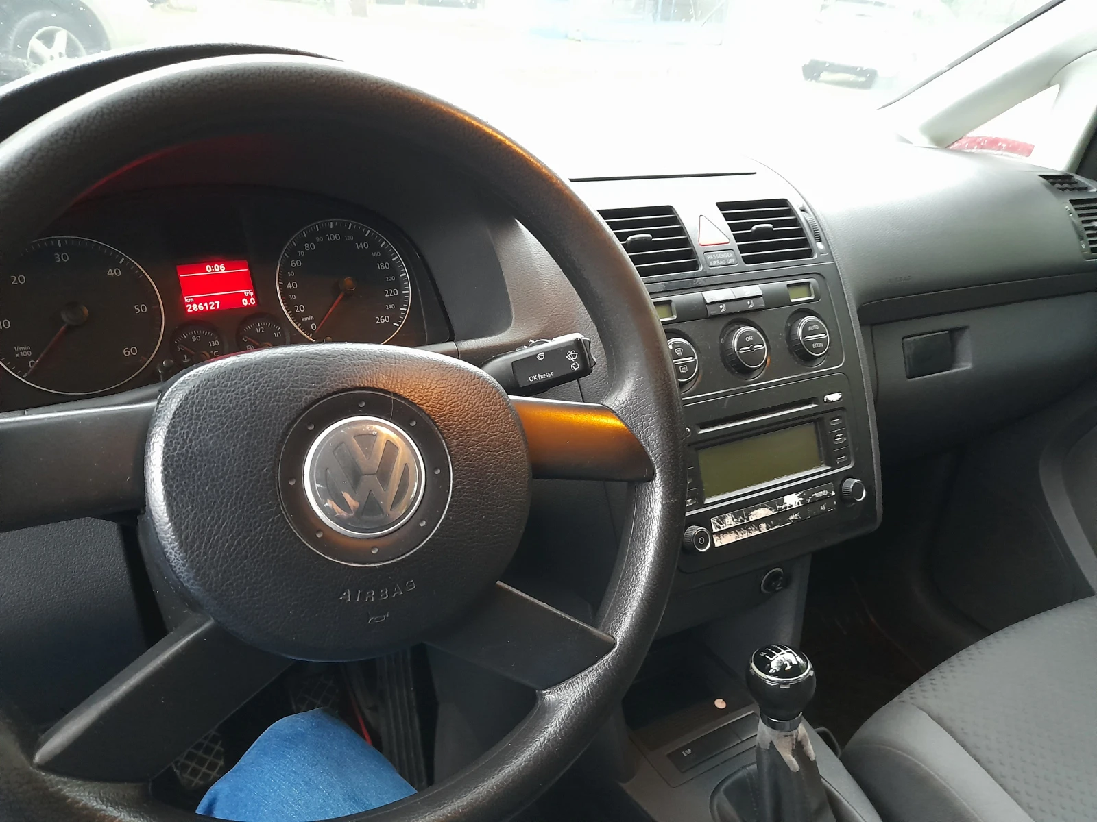 VW Touran 1.9, снимка 9 - Автомобили и джипове - 55062260