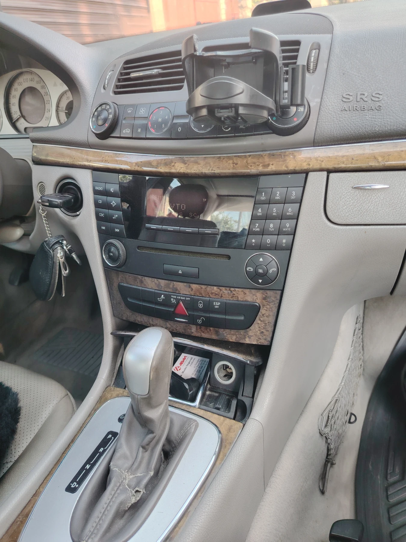 Mercedes-Benz E 270, снимка 4 - Автомобили и джипове - 55386084
