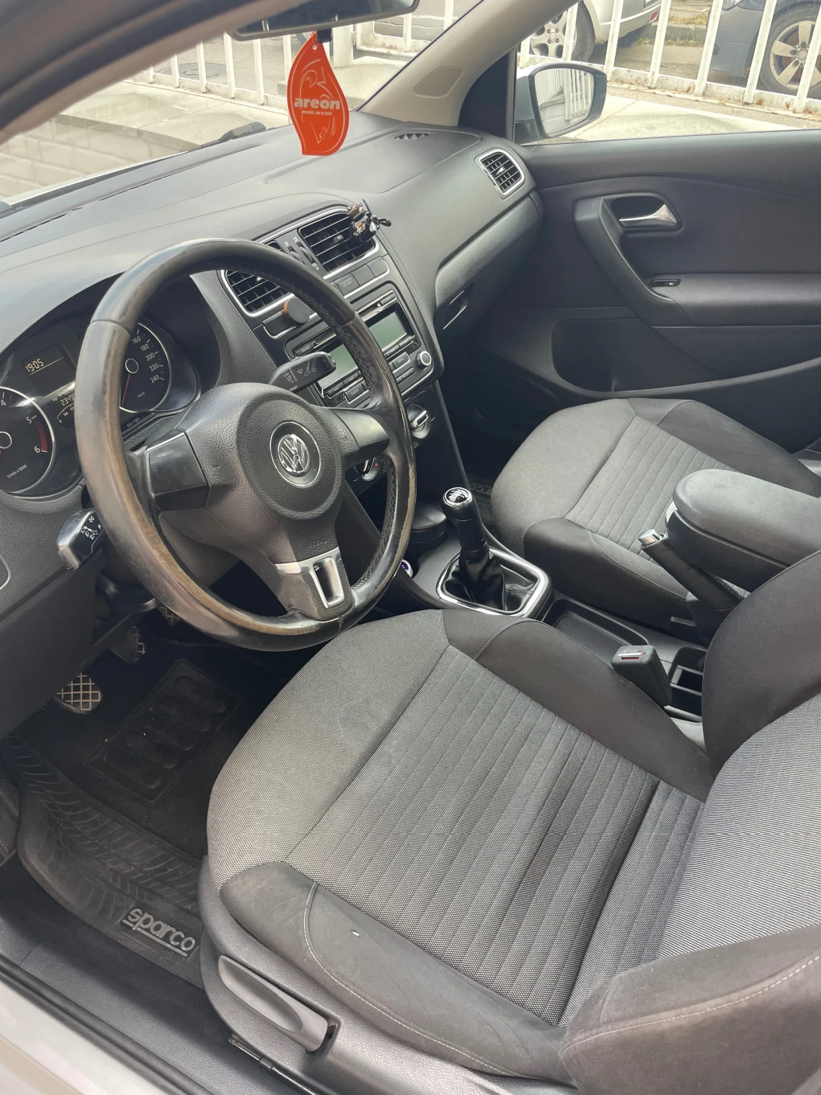 VW Polo, снимка 5 - Автомобили и джипове - 55353554