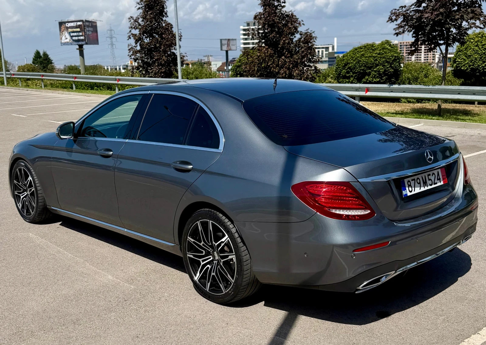 Mercedes-Benz E 220 AMG line, снимка 6 - Автомобили и джипове - 55878079