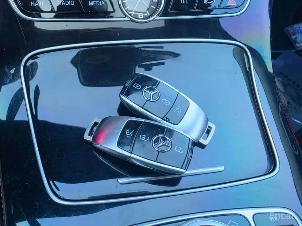 Mercedes-Benz E 300 4MATIC Exclusive | АВТОФИНАНСИРАНЕ, снимка 11 - Автомобили и джипове - 56319114