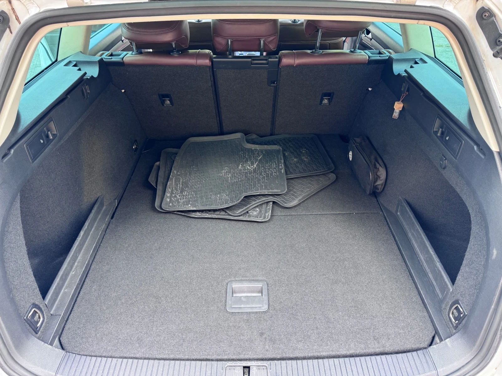 VW Passat Avant, снимка 16 - Автомобили и джипове - 56643008