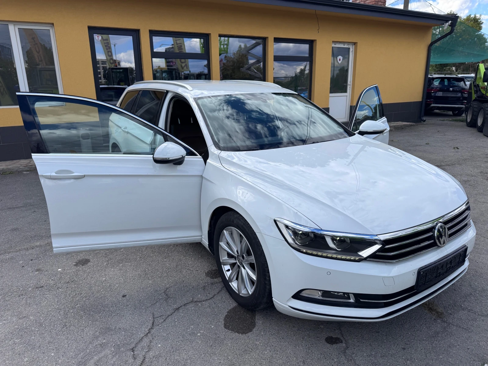 VW Passat Avant, снимка 12 - Автомобили и джипове - 56643008