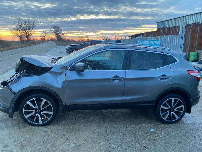 Nissan Qashqai 1.6 DIG-T, снимка 4 - Автомобили и джипове - 43907792