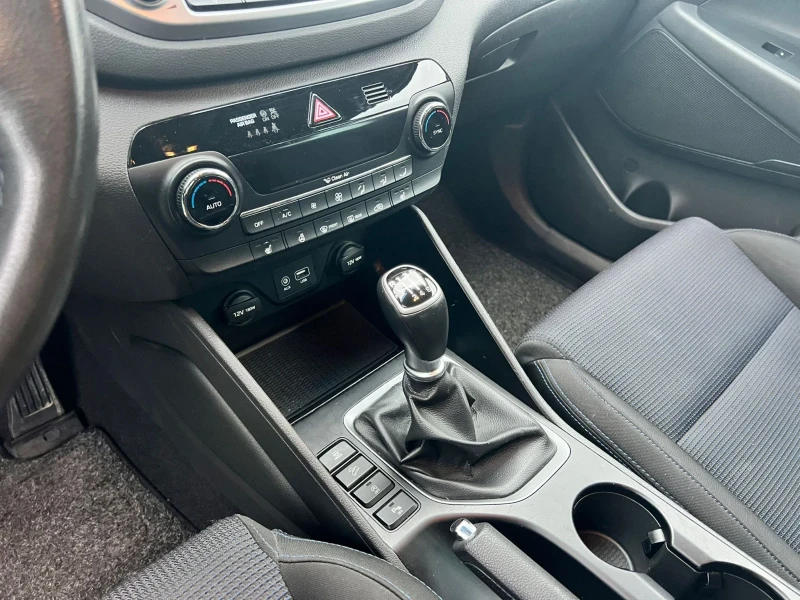 Hyundai Tucson 2.0CRDI EURO6, снимка 10 - Автомобили и джипове - 52259289