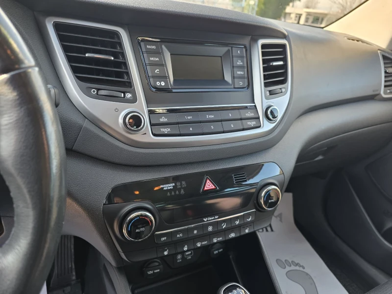 Hyundai Tucson 2.0CRDI EURO6, снимка 17 - Автомобили и джипове - 52259289